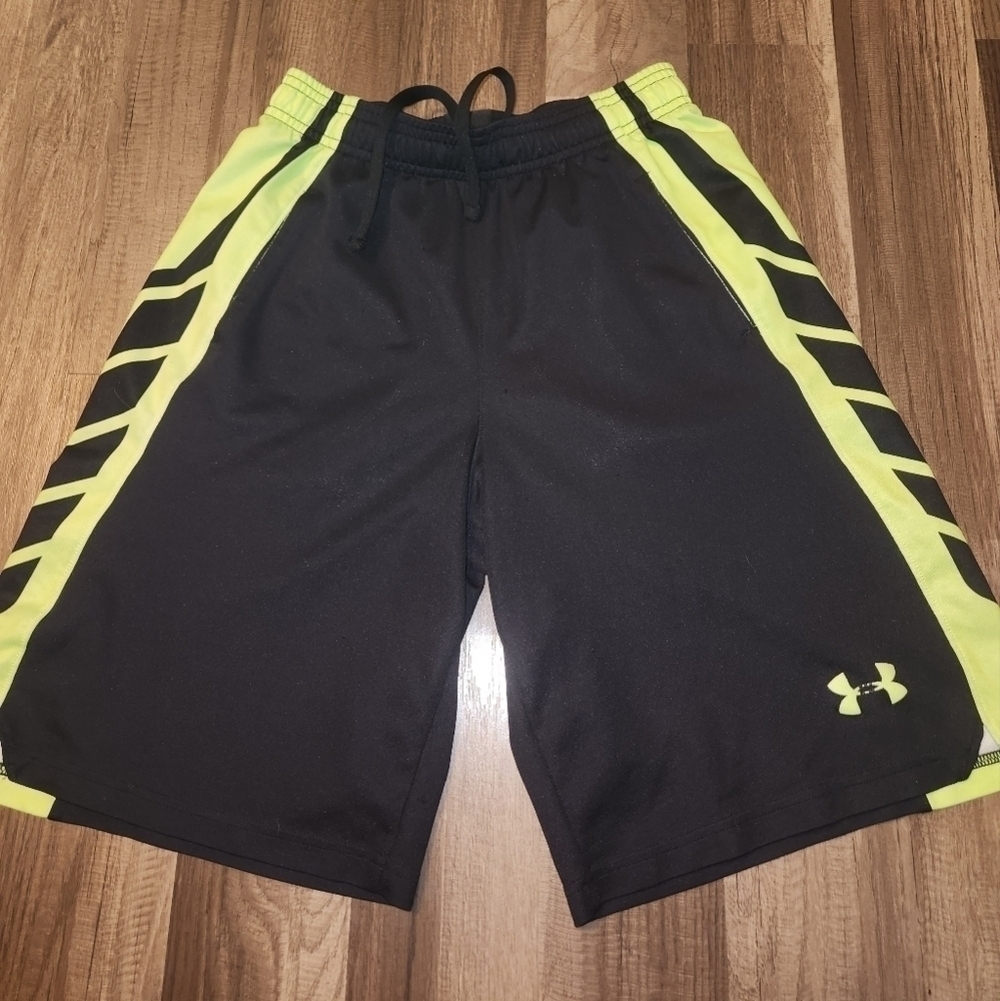 UNDER Armour Size Youth XL Athletic Shorts Black and Yellow